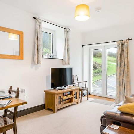 Villa Journeys End With Stunning Sea Views From The Headland à Coverack Extérieur photo