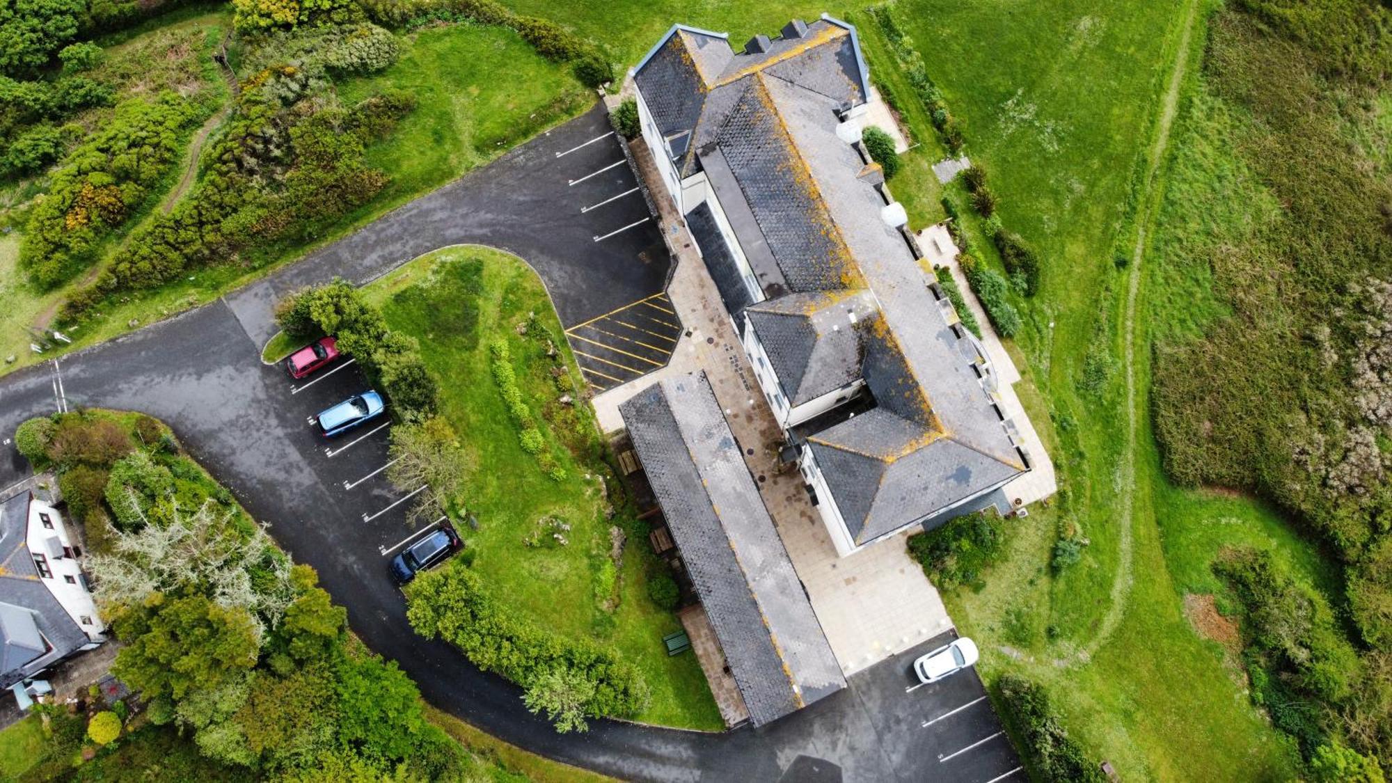 Villa Journeys End With Stunning Sea Views From The Headland à Coverack Extérieur photo