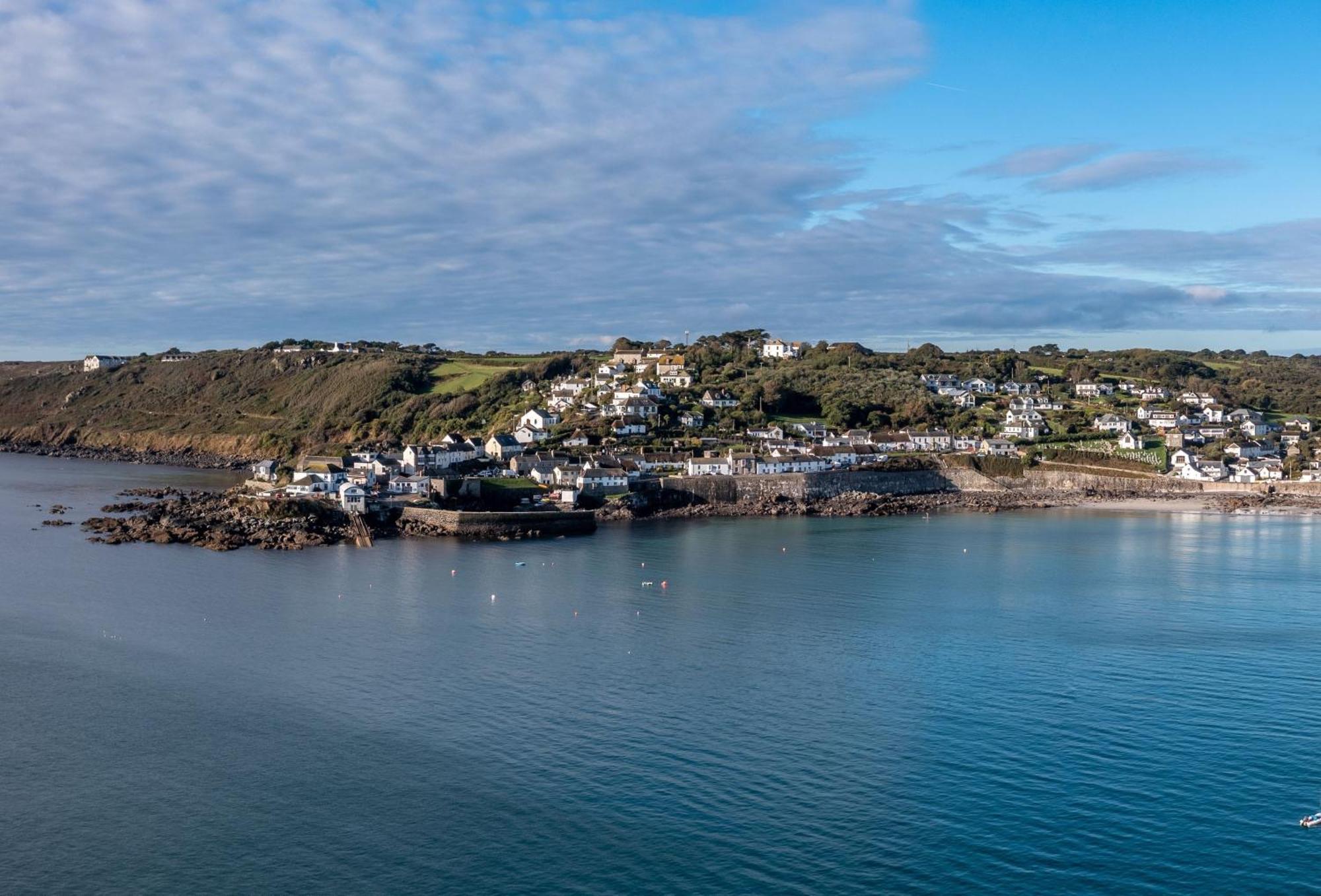 Villa Journeys End With Stunning Sea Views From The Headland à Coverack Extérieur photo
