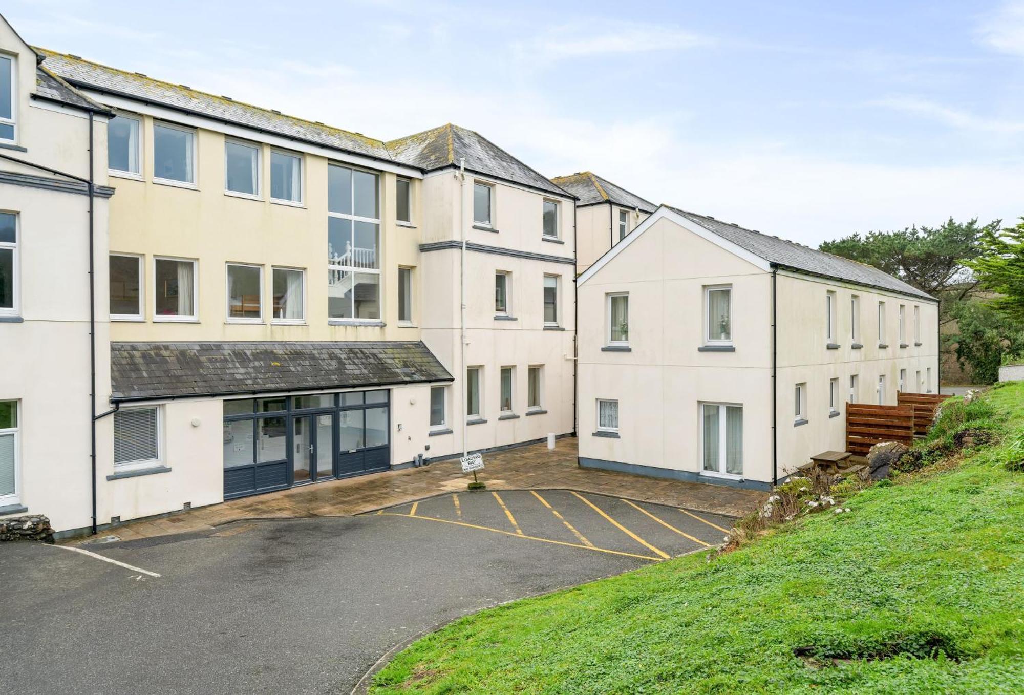 Villa Journeys End With Stunning Sea Views From The Headland à Coverack Extérieur photo